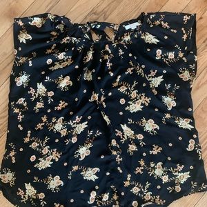 Lauren Conrad women’s blouse black floral. XL.